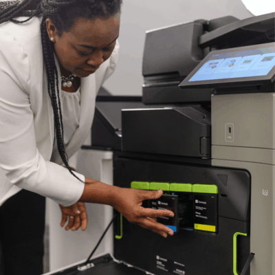 Lexmark CX951se Enterprise configuration with 2 x 550-sheet trays and 550-sheet tray 座地式高容量紙盤方案